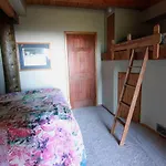 Tree House Lodge