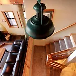 Tree House Lodge